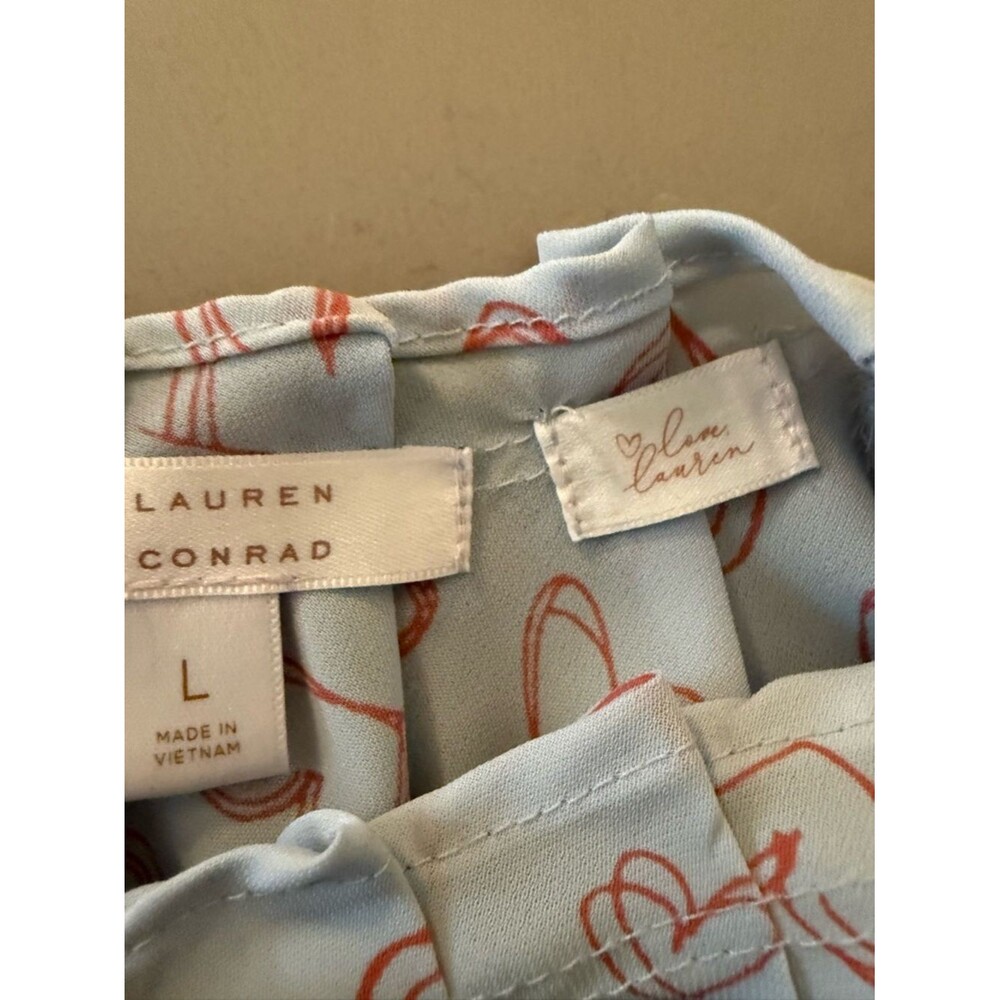 LC Lauren Conrad Blue Top with Pink Heart Print Flutter Sleeves and Back Bow - Picture 5 of 9